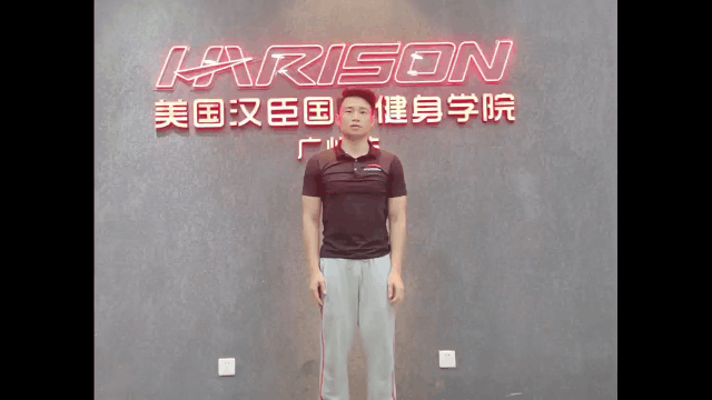 引体向上训练方法与技巧，引体向上标准动作和练习方法（引体向上，能搞定了）