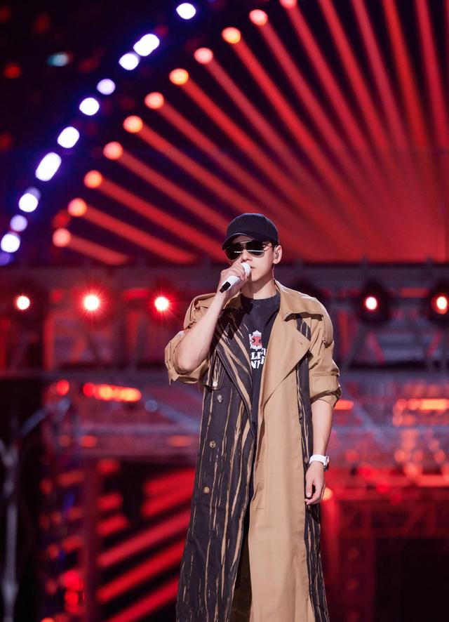 张杰谢娜跨年唱歌，2023跨年晚会彩排路透