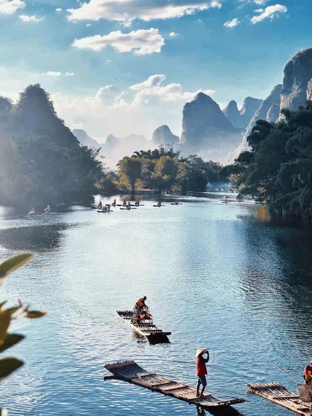 漓江景区和阳朔漓江有什么区别，桂林阳朔和漓江是一个地方吗（为什么总能统一国内外游客审美……）