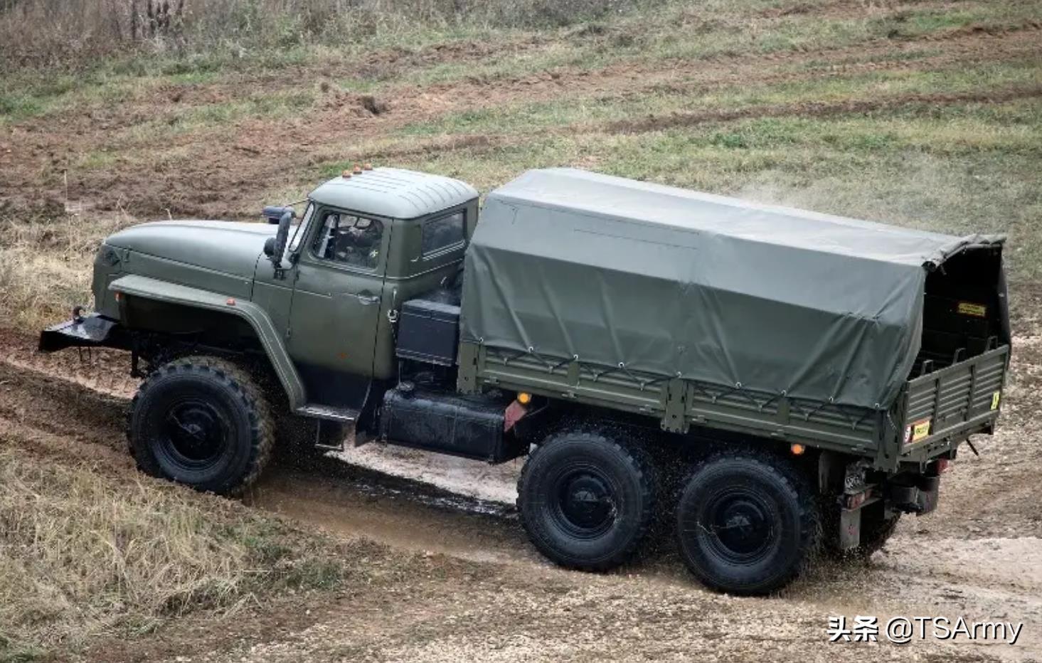 2,烏拉爾-375型 6×6多用途卡車