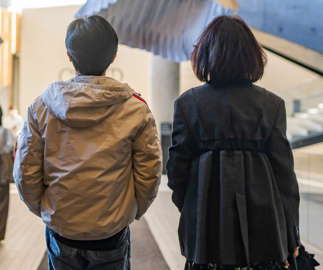 合照和合影有什么区别，和照片合影好吗（刘嘉玲新年晒夫妻合照放闪）