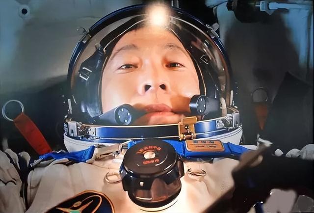 杨利伟的资料，杨利伟是什么人（杨利伟回忆火箭加速）