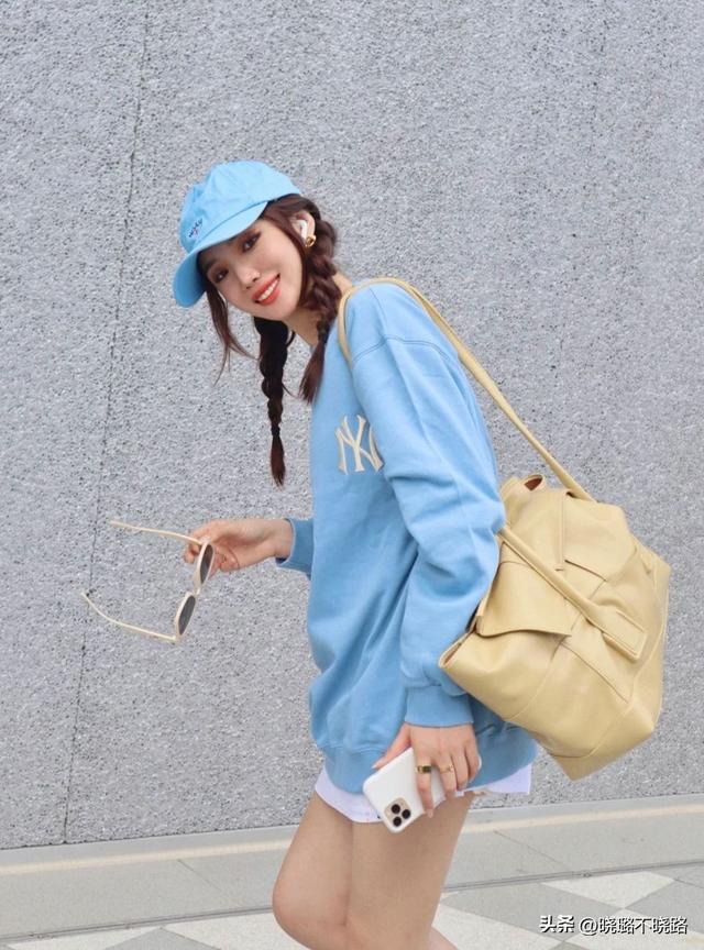 2022年秋冬服装流行趋势，2022年秋冬服装流行趋势图（2022秋冬流行色在这）