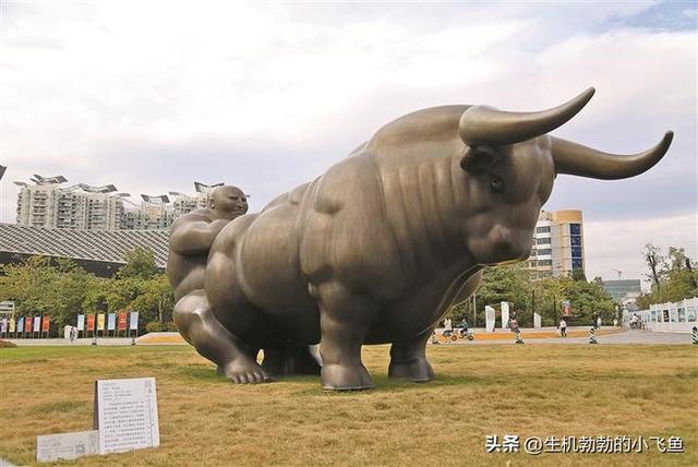 世界著名雕塑，世界著名雕塑人像（10座世界辣眼雕塑）