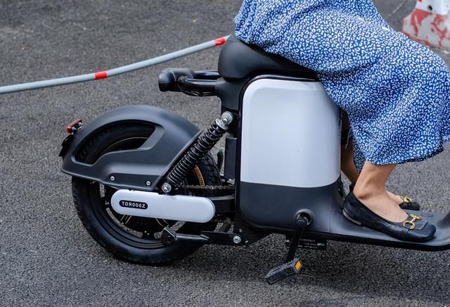 小鸟电动车怎么样，小鸟电动车为什么实体店那么贵（雅迪、小鸟、永久等多个品牌不合格）