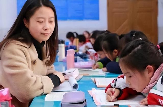 老师最讨厌的三种家长，给老师送500还是1000（班主任寒心后选择离职）