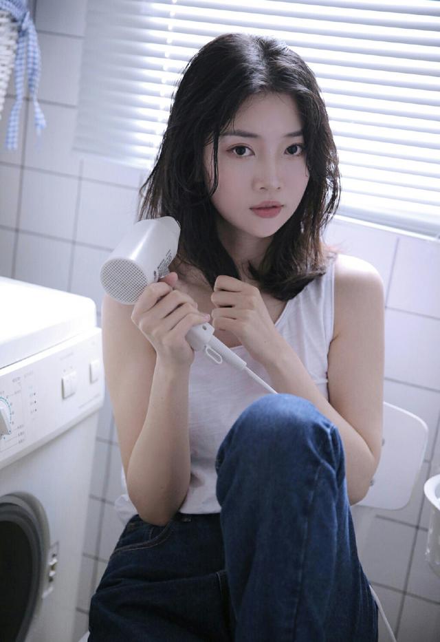 微信石头剪刀布在哪里，微信怎么玩真心话大冒险（刚加微信的女孩子怎么聊天）