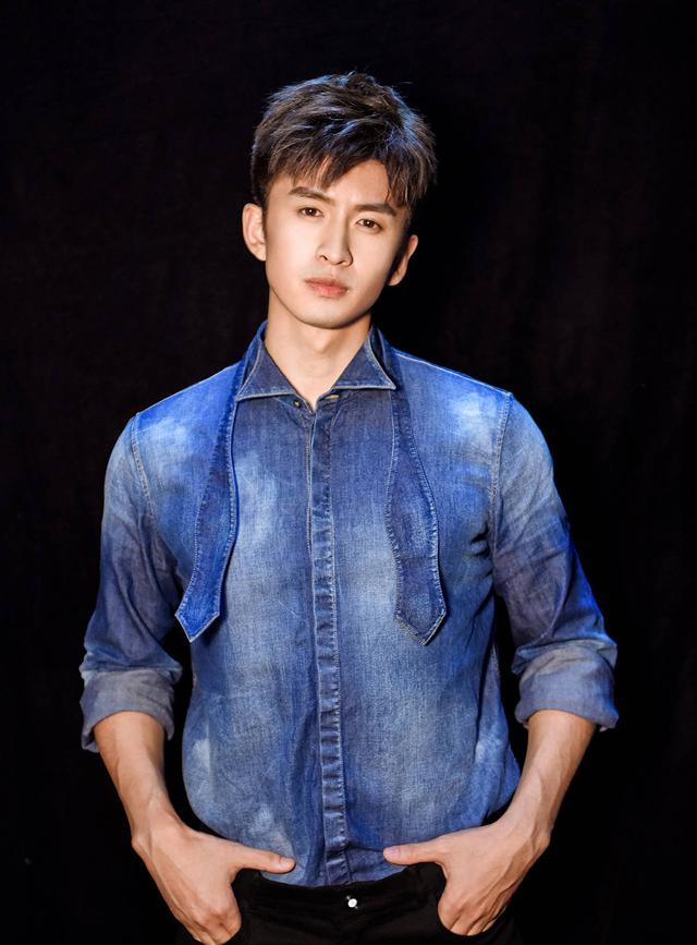 李庚希在哪上大学，李庚希哪个大学毕业的（低情商边程北电第一,李庚希落榜没读大学,艺考后鲜肉小花命运如何）