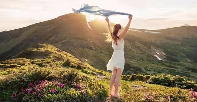 女方陪嫁多少钱合适，结婚女方陪嫁多少钱（谈婚论嫁时，多少彩礼最合适）
