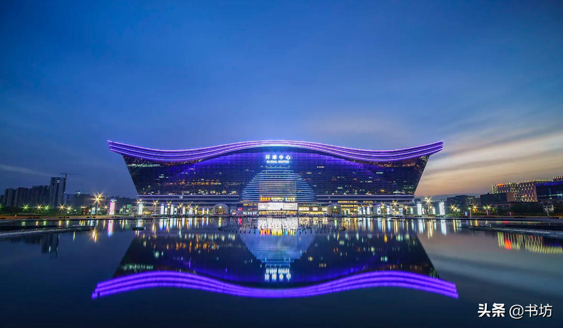 中国最高的建筑(武汉最高楼606大厦)