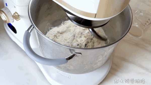 早餐小面包制作方法，早餐小面包制作方法步骤（面包入门必学）