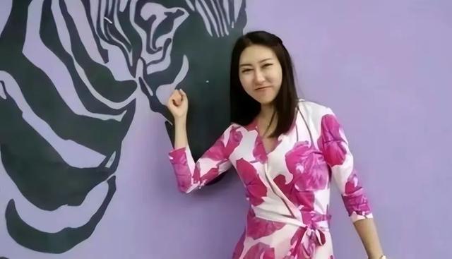 贾浅浅性暗示的诗，贾平凹还要脸吗（还是靠研究老爹及其书画艺术上位）