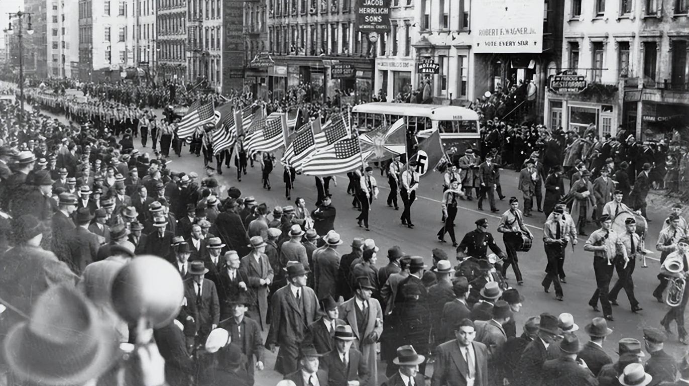 美国迪士尼乐园，美国迪士尼乐园有多好玩（最初是为了建成一座“法西斯的乌托邦”）