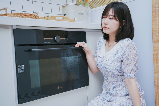 美的电烤箱怎么用，美的烤箱怎么用（美的D5微蒸烤炸一体机使用分享）