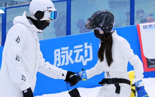 高端逗比的情侣网名，高端逗比的情侣网名原耽（秦霄贤哈妮克孜cp感十足）