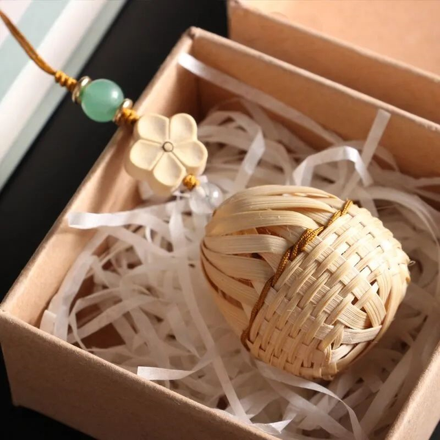 送别人相思豆代表什么意思，梦见别人送我相思豆（送暗恋或喜欢的人的礼物）