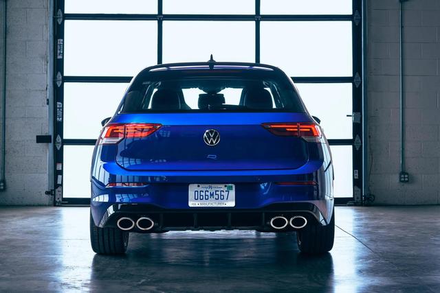 大众golfr，高尔夫RLine就是高尔夫R吗（新款大众高尔夫R实车曝光）