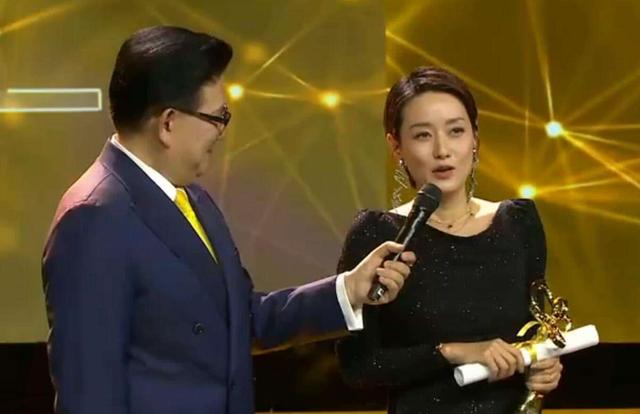 双城生活郝京妮家境，双城生活郝京妮家境怎么样（马伊琍和文章的差距一目了然）