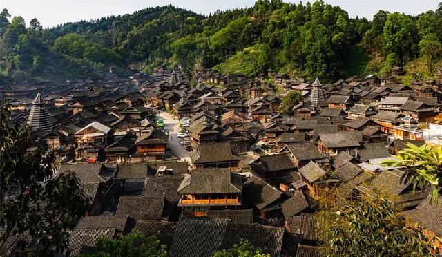 贵州旅游十大景点，贵州旅游十大景点排名千户苗寨（贵州十大冷门景点）