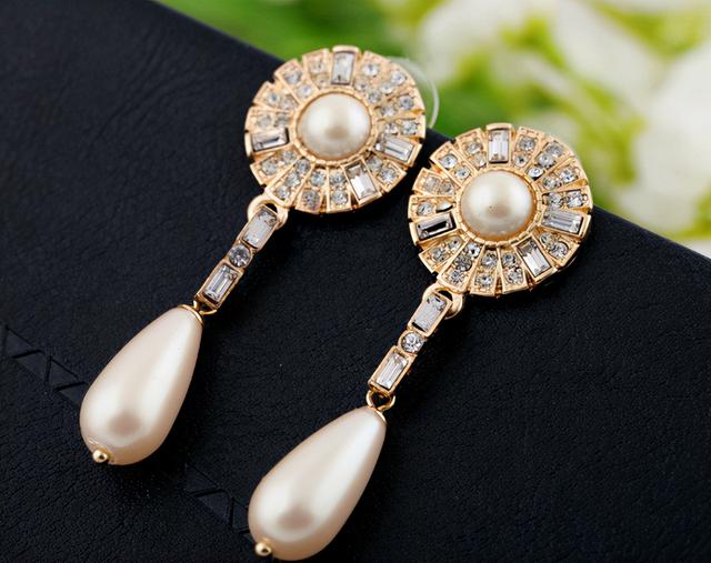 烫金字的组成是什么合金，烫金的字是怎么合成的（3D硬金、千足金、K金、镀金、贴金...这些金都分得清吗）