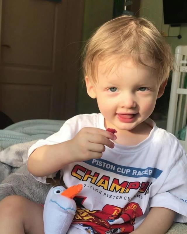 可爱欧美小孩头像微信，可爱欧美小孩头像（鲨鱼齿的宝宝太可爱了）