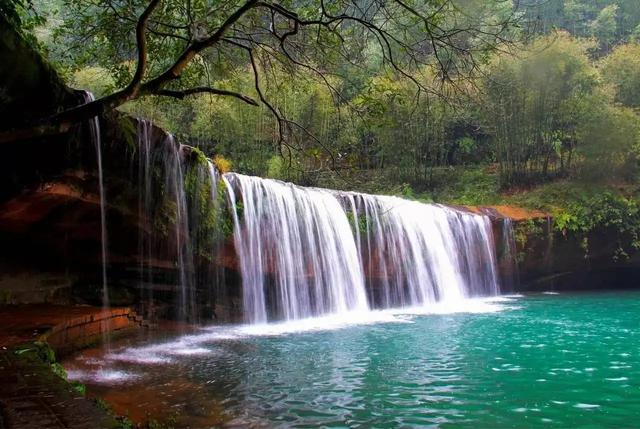 贵州旅游十大景点，贵州旅游十大景点排名千户苗寨（贵州十大冷门景点）