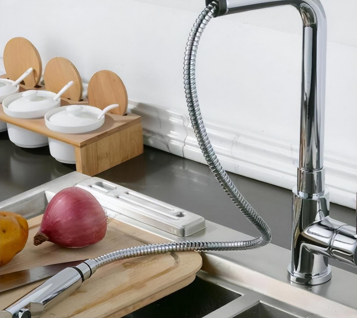 自来水龙头加热器，自来水龙头加热器一开电磁炉风扇就转了（用了半年多，谈谈我的真实感受）