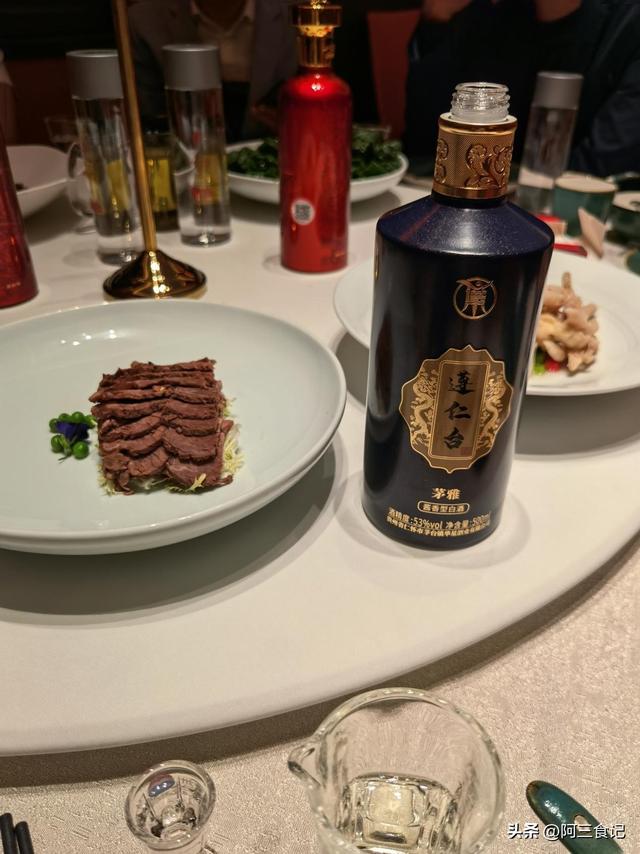 伏特加属于什么酒，伏特加鸡尾酒配方大全（而白酒却只有我们自己喝）