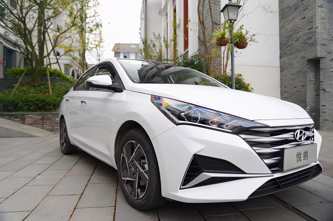 名驭怎么样（省心耐看代步小车，1.4L动力够用，油耗4.9L，现代悦纳值得买吗？）
