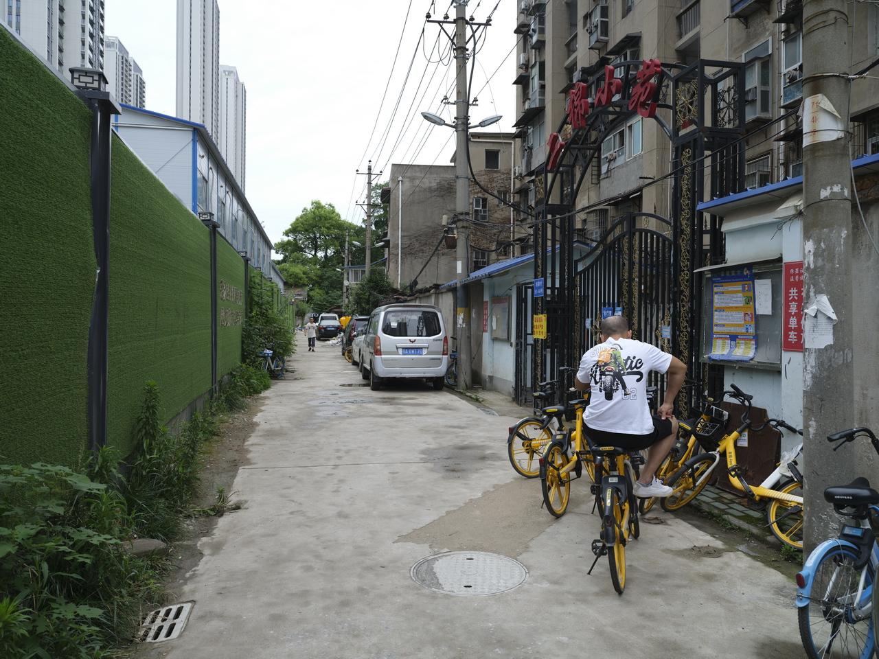 武汉市杨园学校（位于武昌杨园纺器村的武汉国棉二厂子弟学校）