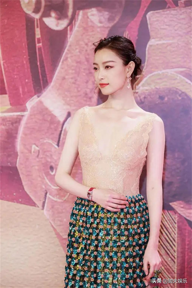 我国最漂亮的十大美女（娱乐圈漂亮女明星）街拍照和美女明星照