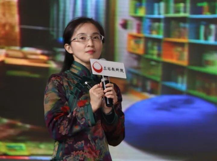 喜欢读书,爱穿旗袍,美女校长因为"抄的太狠"人设崩塌,跌落神坛