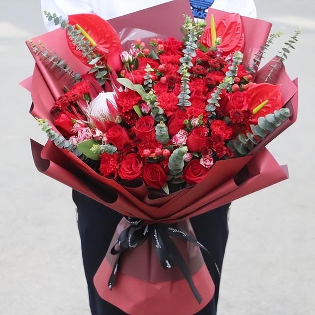 红康乃馨的花语和寓意，让她成为朋友圈女王