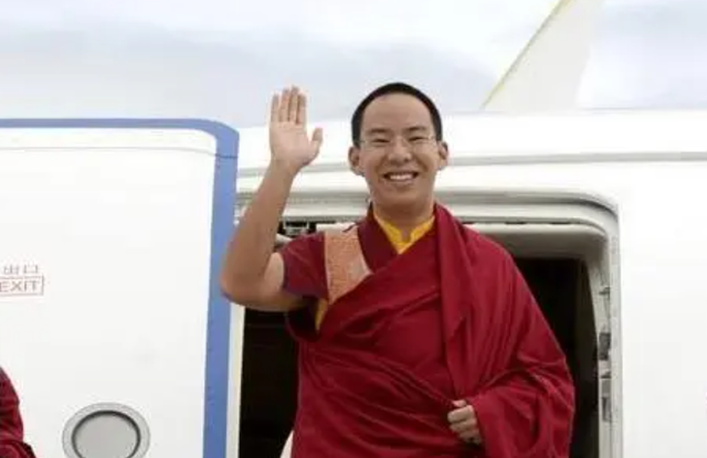 金瓶掣签怎么选灵童，什么是金瓶挚签（西藏6岁男孩被认定为转世灵童）