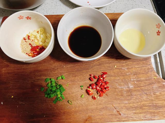 大拌菜都有哪些菜，爽口大拌菜的家常做法（清爽可口的五彩大拌菜）