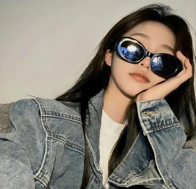 ins女生头像/时尚/高级感/2021/成熟，女生头像ins高级质感身材微信（ins风/高质量成熟女生头像）