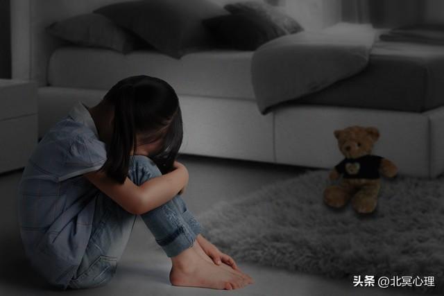 抑郁症爱一个人的表现，爱上一个抑郁症患者是一种怎样的体验（卡伦霍妮：抑郁症的三种性格）