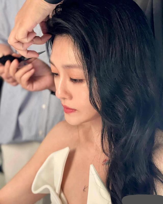 大s现身机场现状，大S妈妈说不会让汪小菲进大S台北的家门