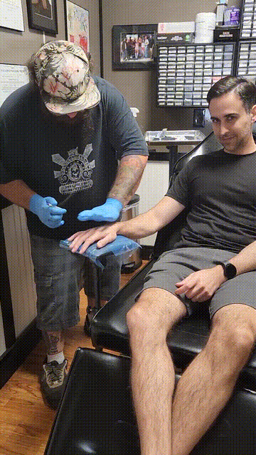 特斯拉怎么开门，特斯拉model3怎么开门（外国小哥竟人肉解锁特斯拉）