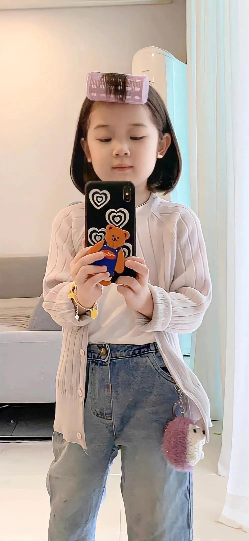 手机壁纸高清可爱(可爱干净手机壁纸)