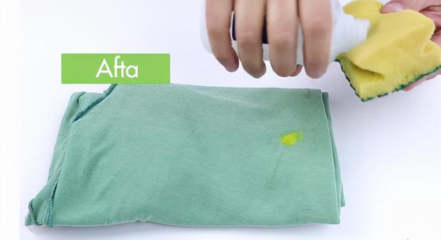 乳胶漆弄衣服上怎么清除干净，乳胶漆弄在衣服上怎样能洗干净（怎么去除衣服上的油漆污渍）