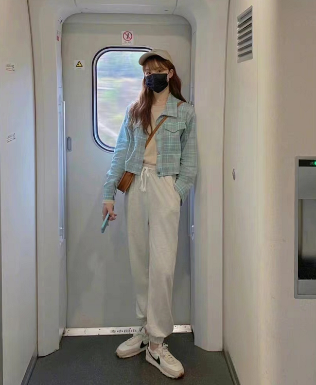 春天穿什么衣服，春季穿什么衣服合适（穿好这几件经典款就足够）