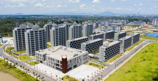 广东理工学院鼎湖校区，广东理工学院鼎湖校区有什么专业（广东这些大学竟然这么偏僻）