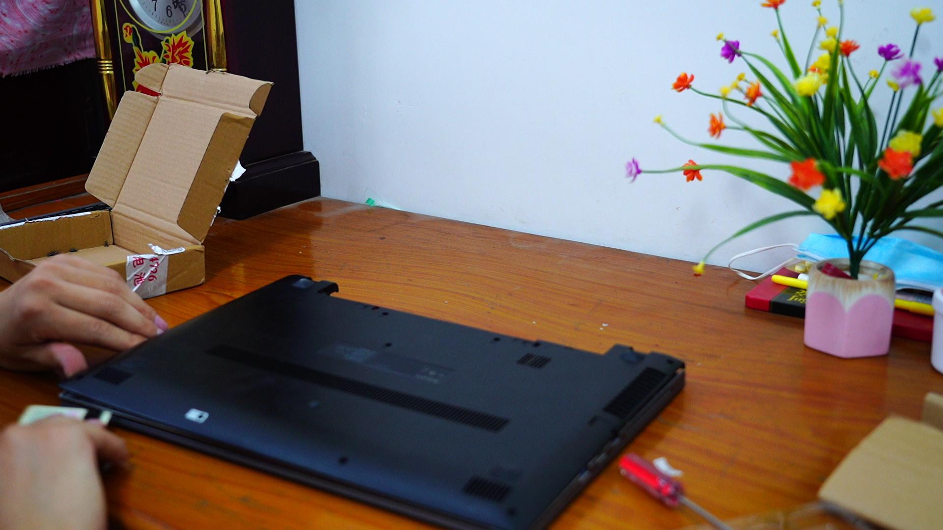 电脑硬盘怎么拆，怎么把台式电脑的硬盘拆下来（笔记本电脑拆卸更换固态硬盘）