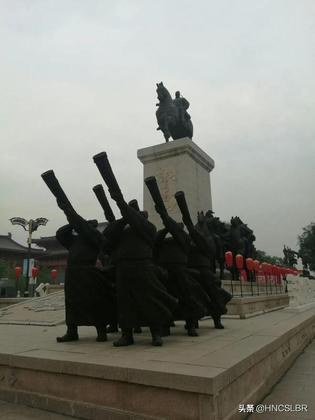 大唐不夜城简介，西安大唐不夜城简介（西安大唐不夜城）