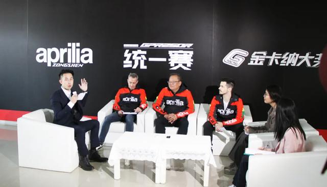 如何成为一名职业赛车手，怎么成为职业赛车手（原来普通人也可以成为专业车手）