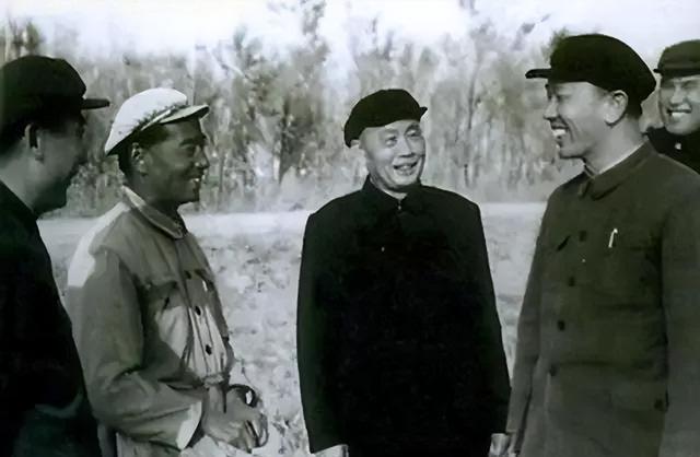 王震 新疆，对一死囚说：你来当总指挥