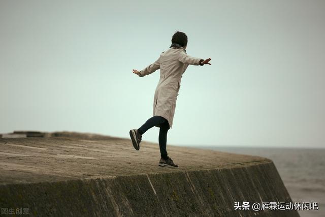 肱二头肌的位置，肱二头肌在哪（人体当中两块二头肌）