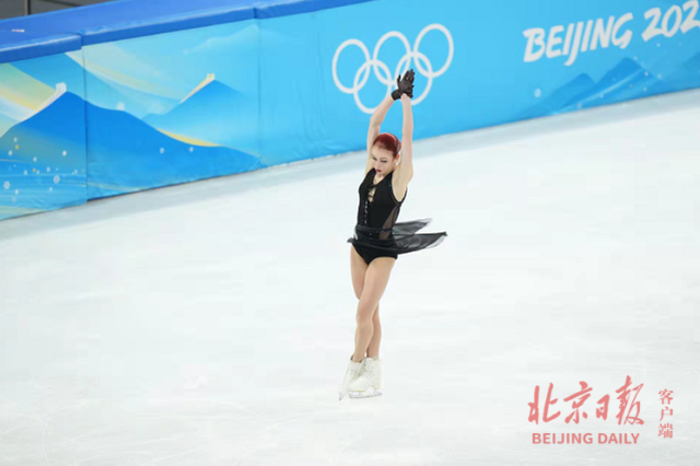 特鲁索娃完成四个四周跳，特鲁索娃再现招牌“蟹步”五个四周跳嗨翻赛场