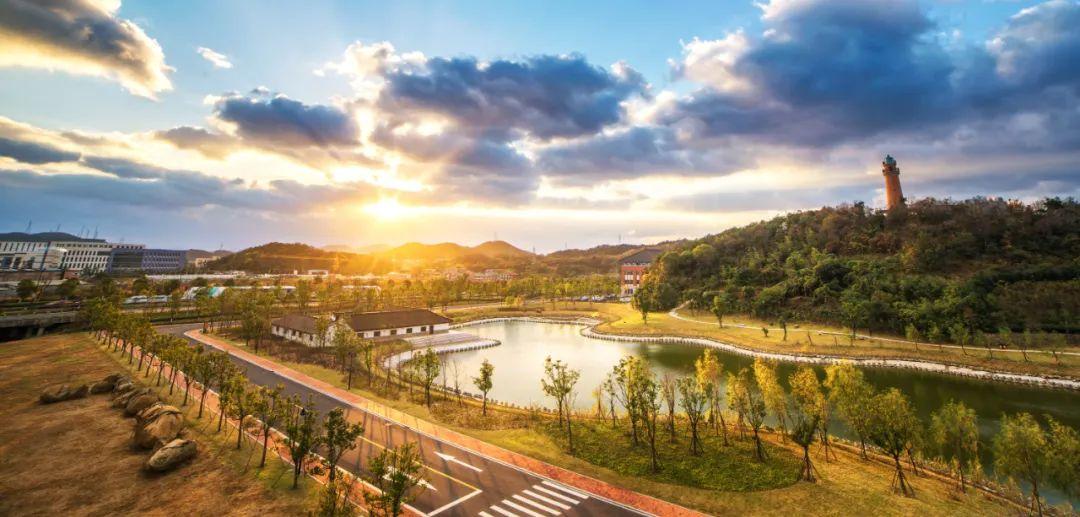 浙江大学主校区(浙江大学各个校区简介)